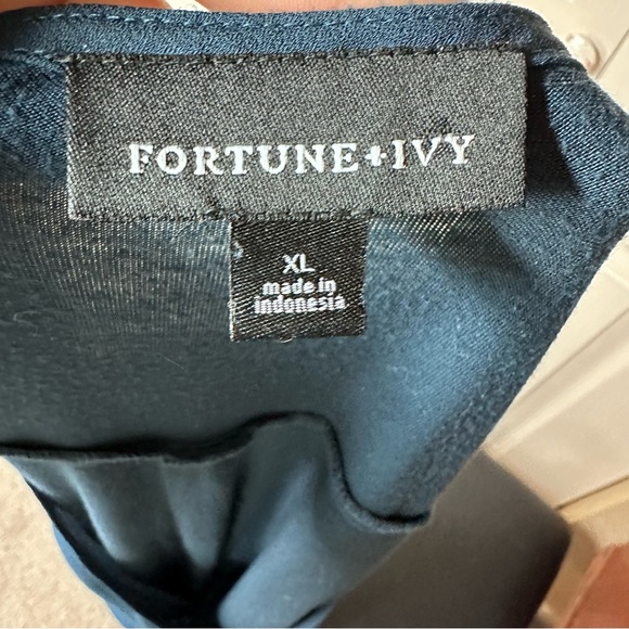 Chic Teal V-Neck Women's Blouse ❄️ - Picture 2 of 2